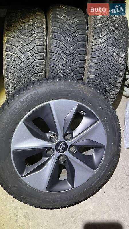 Хэтчбек Hyundai Ioniq 2016 в Киеве