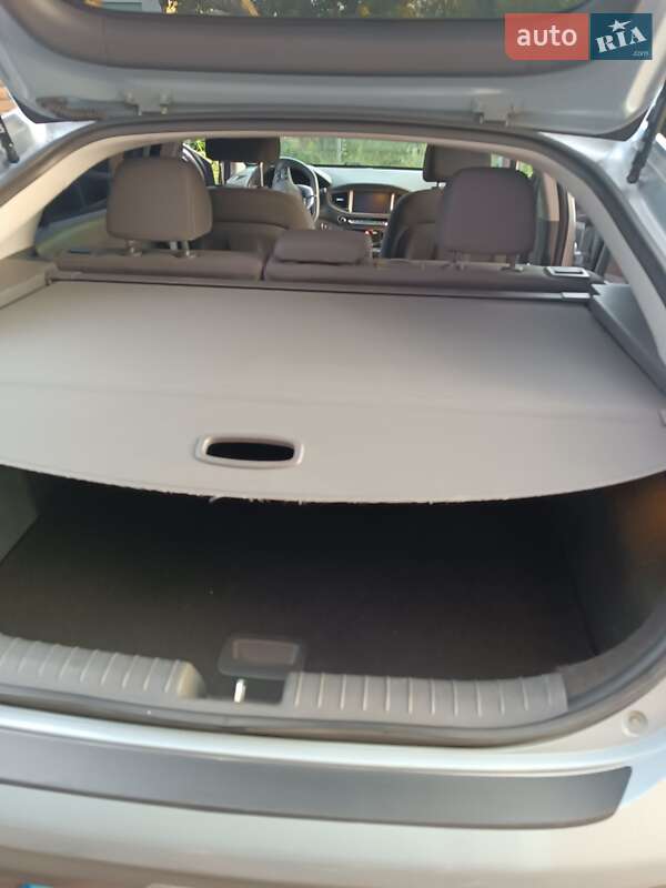 Хэтчбек Hyundai Ioniq 2016 в Киеве