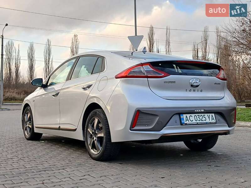 Хэтчбек Hyundai Ioniq 2017 в Луцке