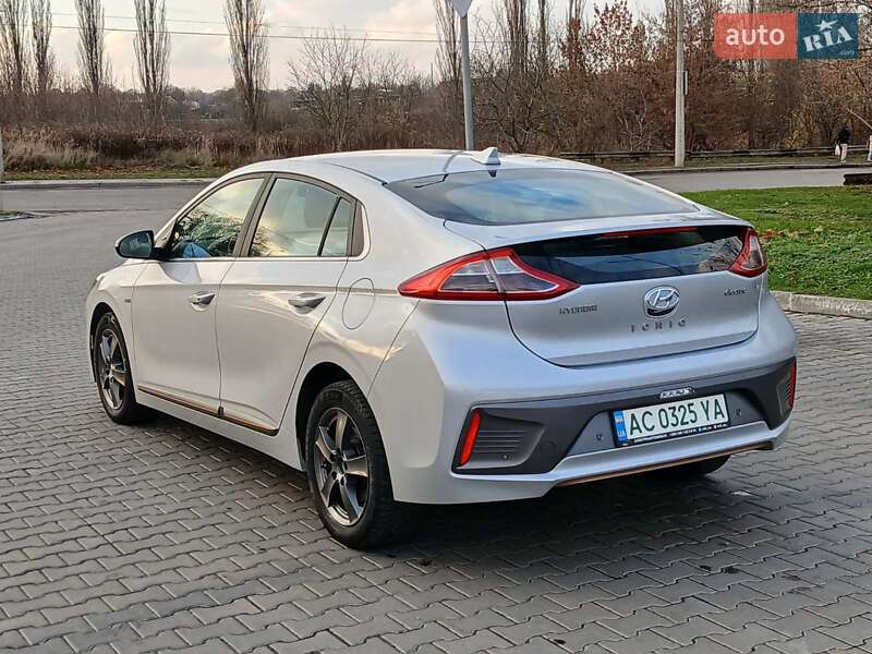 Хэтчбек Hyundai Ioniq 2017 в Луцке