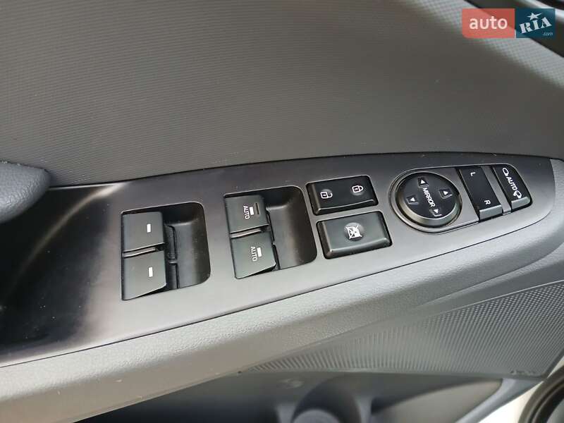 Хэтчбек Hyundai Ioniq 2017 в Луцке