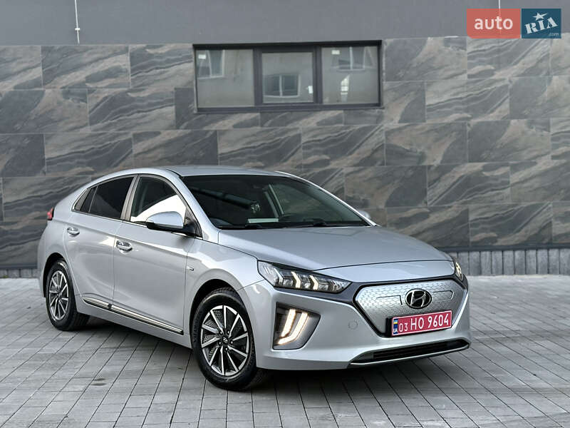 Лифтбек Hyundai Ioniq 2020 в Тернополе фото Лифтбек Hyundai Ioniq 2020 в Тернополе