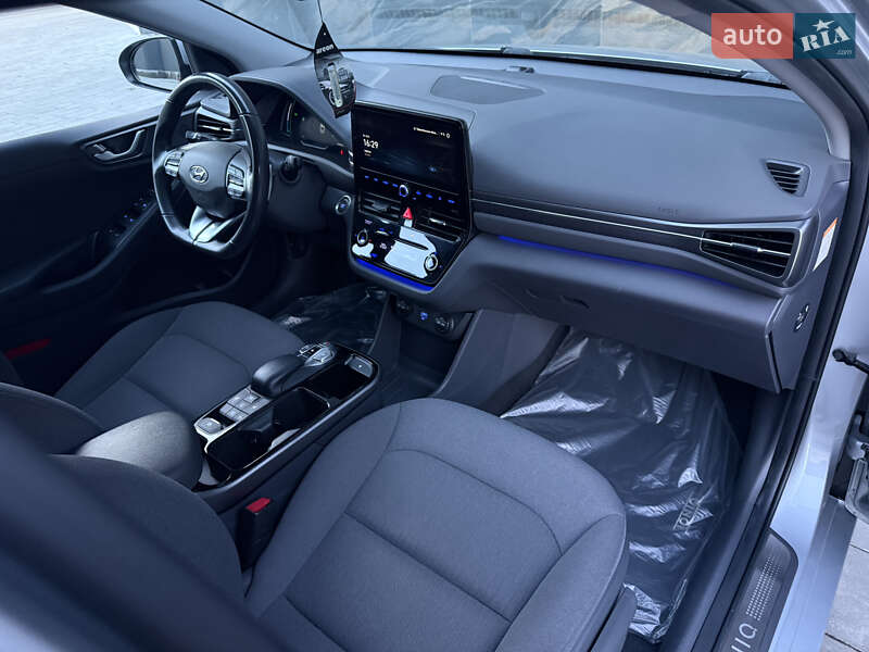 Лифтбек Hyundai Ioniq 2020 в Тернополе фото 45 Лифтбек Hyundai Ioniq 2020 в Тернополе