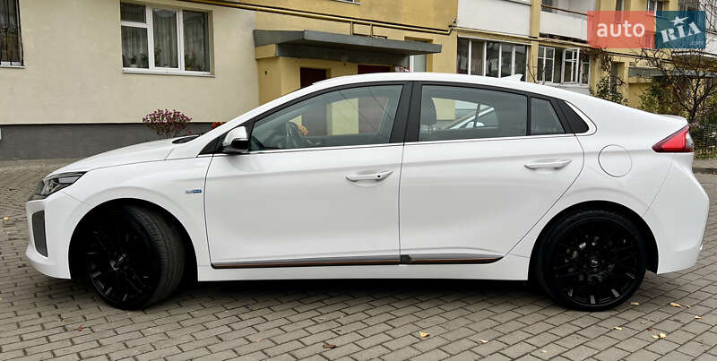 Лифтбек Hyundai Ioniq 2017 в Луцке