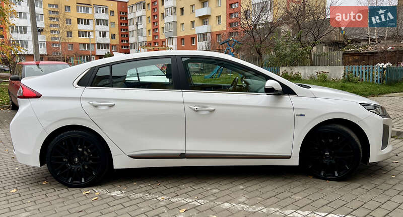 Лифтбек Hyundai Ioniq 2017 в Луцке