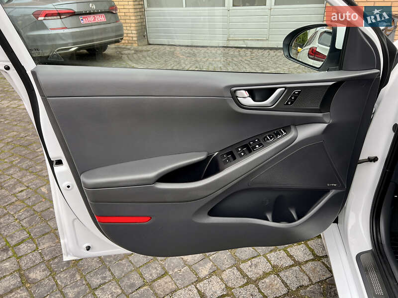 Лифтбек Hyundai Ioniq 2017 в Луцке