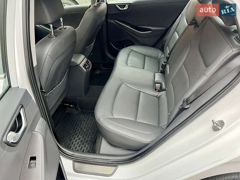 Лифтбек Hyundai Ioniq 2017 в Луцке