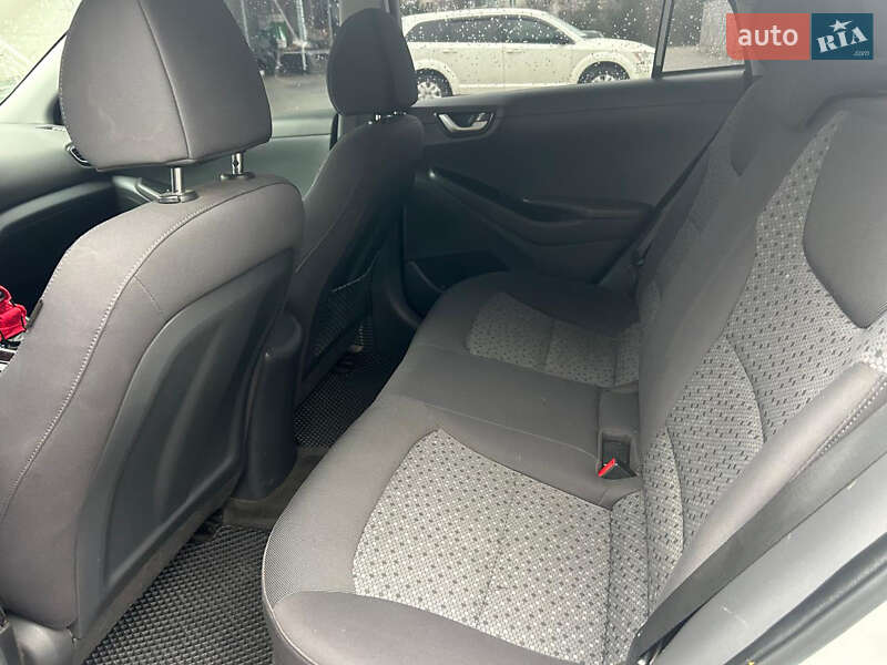 Хэтчбек Hyundai Ioniq 2017 в Харькове