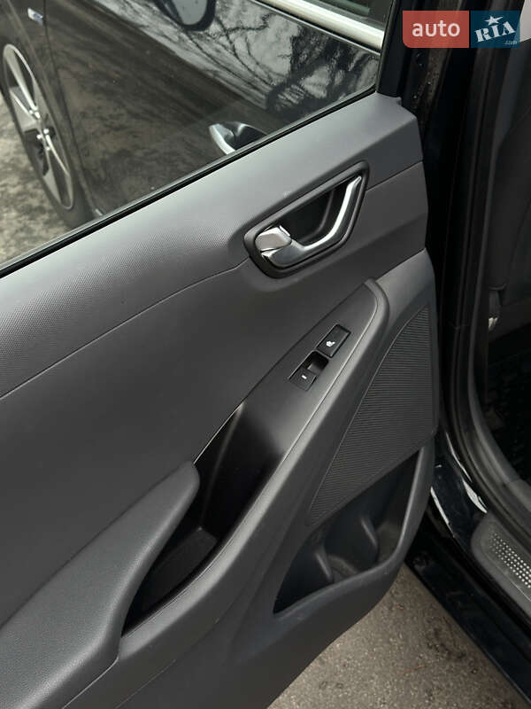 Хетчбек Hyundai Ioniq 2018 в Черкасах