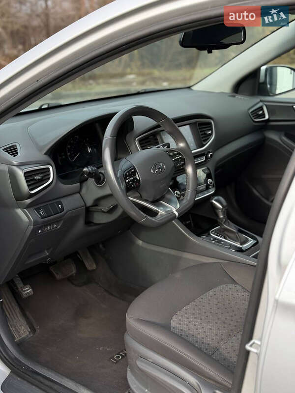 Хэтчбек Hyundai Ioniq 2019 в Днепре