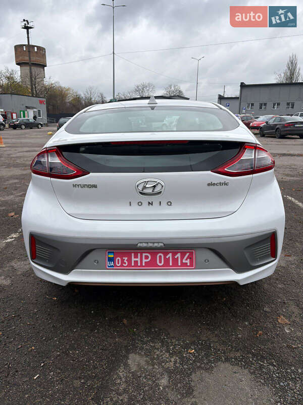 Хэтчбек Hyundai Ioniq 2018 в Ровно