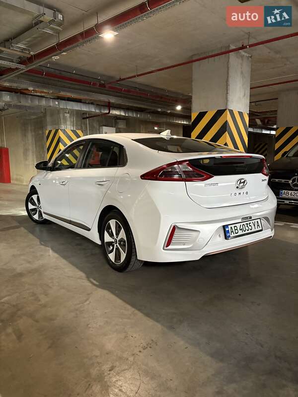 Хэтчбек Hyundai Ioniq 2018 в Виннице фото 7 Хэтчбек Hyundai Ioniq 2018 в Виннице
