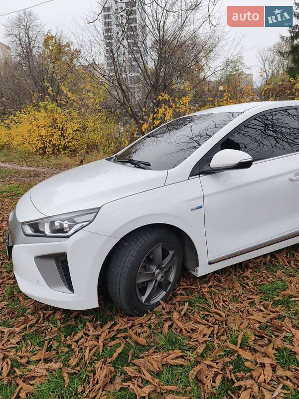Хетчбек Hyundai Ioniq 2017 в Житомирі фото 2 Хетчбек Hyundai Ioniq 2017 в Житомирі