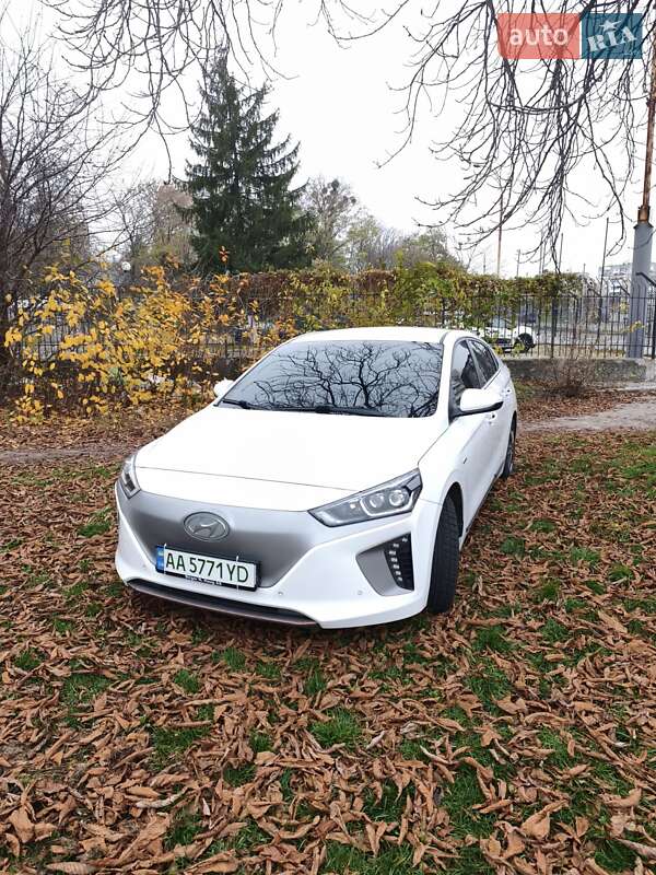 Хетчбек Hyundai Ioniq 2017 в Житомирі фото 9 Хетчбек Hyundai Ioniq 2017 в Житомирі