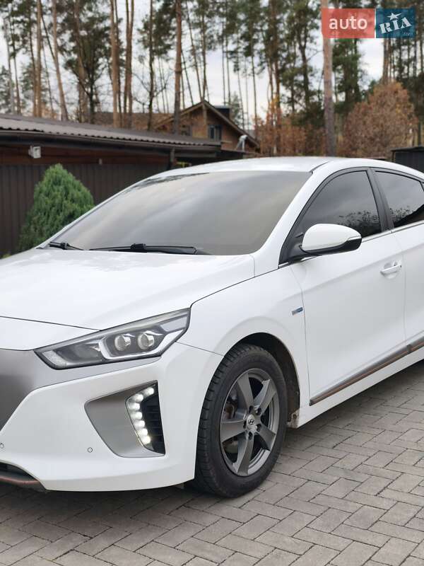 Хетчбек Hyundai Ioniq 2017 в Житомирі фото 14 Хетчбек Hyundai Ioniq 2017 в Житомирі