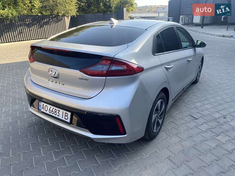 Хэтчбек Hyundai Ioniq 2017 в Ужгороде