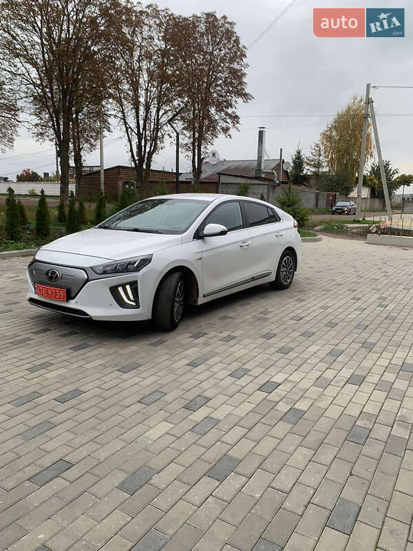 Лифтбек Hyundai Ioniq 2020 в Ровно