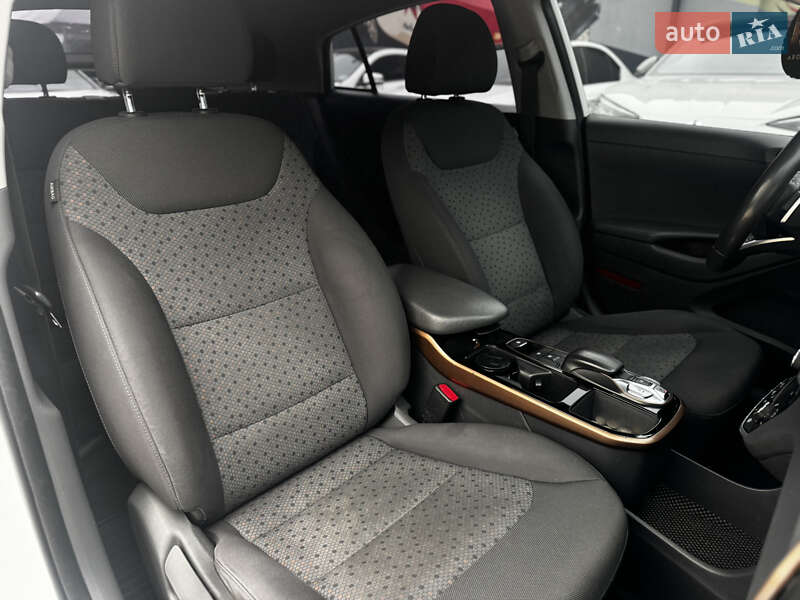 Хэтчбек Hyundai Ioniq 2017 в Житомире