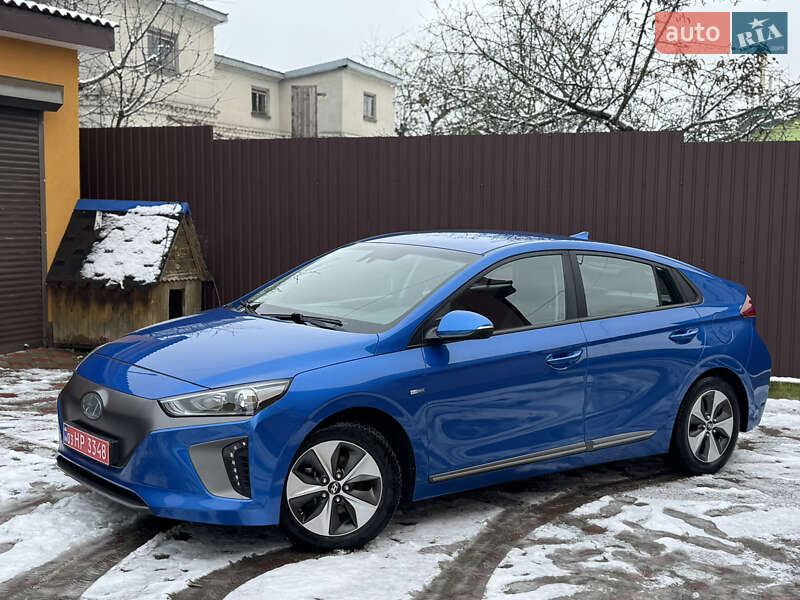 Хэтчбек Hyundai Ioniq 2017 в Ровно фото Хэтчбек Hyundai Ioniq 2017 в Ровно