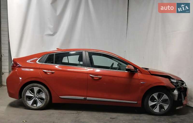 Хэтчбек Hyundai Ioniq 2018 в Ровно фото 5 Хэтчбек Hyundai Ioniq 2018 в Ровно