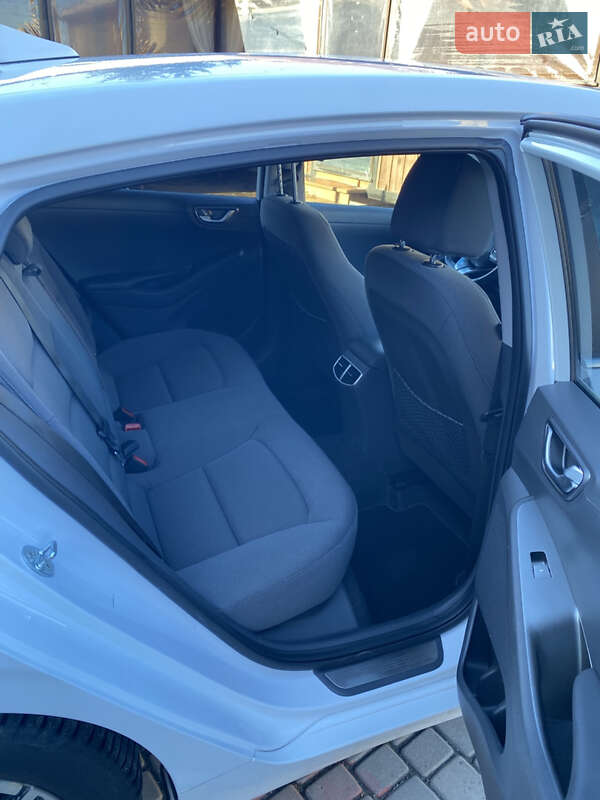 Лифтбек Hyundai Ioniq 2020 в Тернополе фото 9 Лифтбек Hyundai Ioniq 2020 в Тернополе