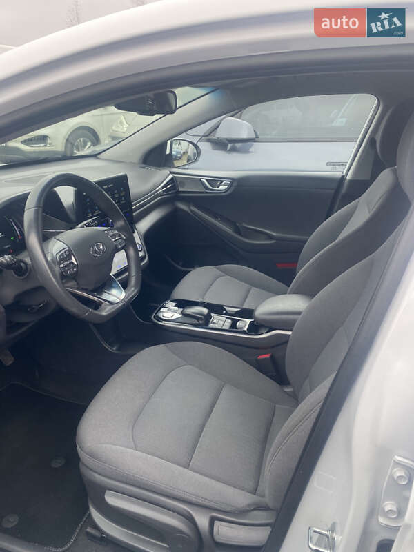 Лифтбек Hyundai Ioniq 2020 в Тернополе фото 17 Лифтбек Hyundai Ioniq 2020 в Тернополе