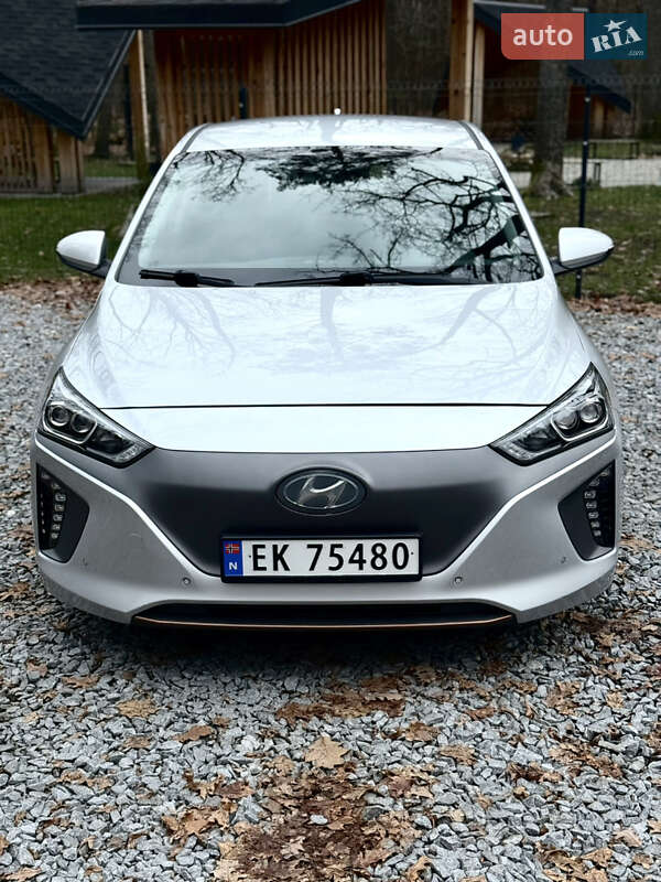 Лифтбек Hyundai Ioniq 2017 в Бродах фото 4 Лифтбек Hyundai Ioniq 2017 в Бродах