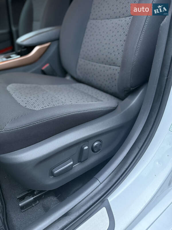 Лифтбек Hyundai Ioniq 2017 в Бродах фото 20 Лифтбек Hyundai Ioniq 2017 в Бродах