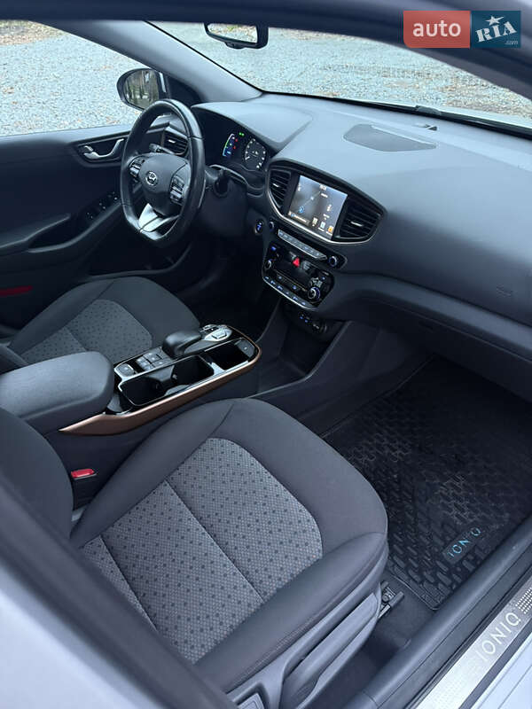 Лифтбек Hyundai Ioniq 2017 в Бродах фото 44 Лифтбек Hyundai Ioniq 2017 в Бродах