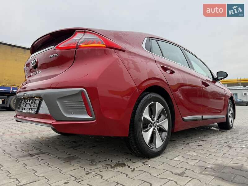 Лифтбек Hyundai Ioniq 2019 в Луцке