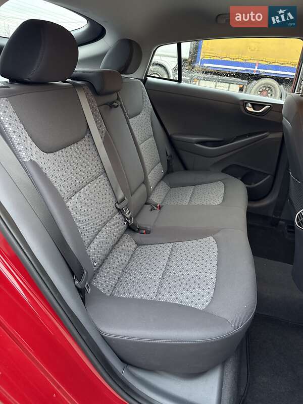 Лифтбек Hyundai Ioniq 2019 в Луцке