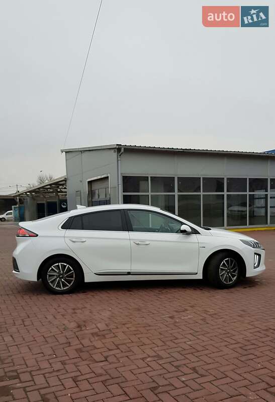 Лифтбек Hyundai Ioniq 2020 в Ровно