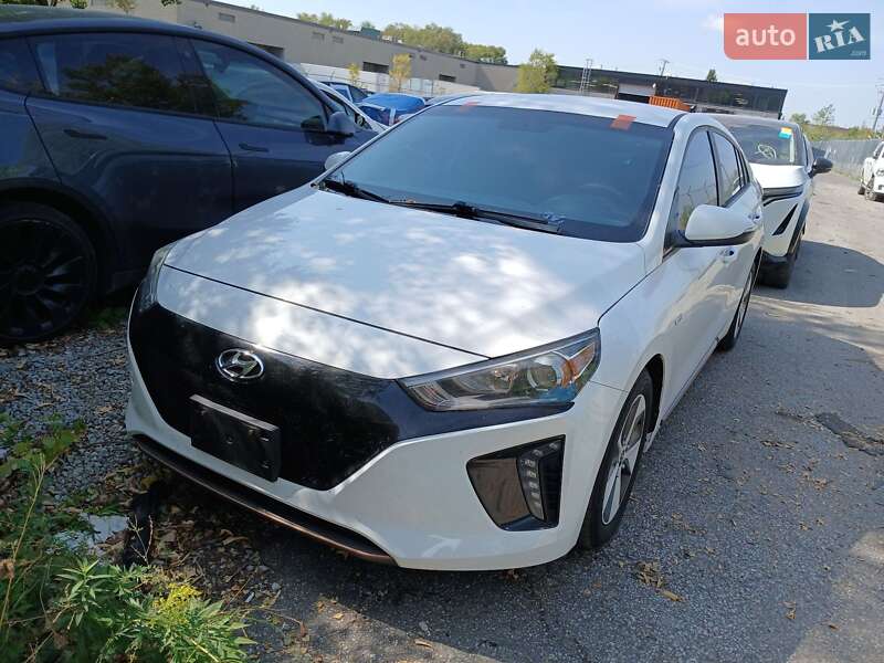 Хэтчбек Hyundai Ioniq 2017 в Ивано-Франковске