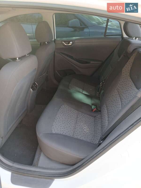 Хэтчбек Hyundai Ioniq 2017 в Ивано-Франковске