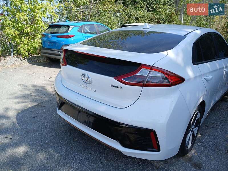 Хэтчбек Hyundai Ioniq 2017 в Ивано-Франковске