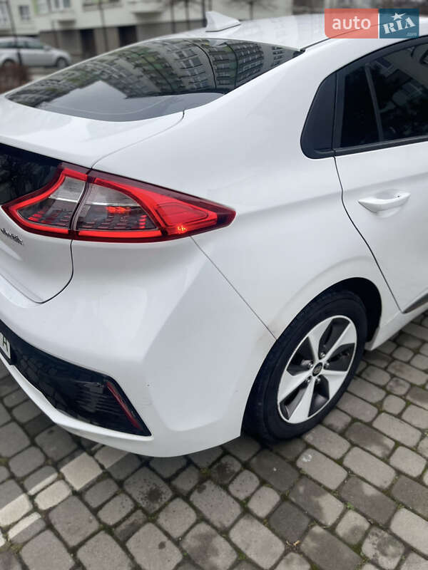 Хэтчбек Hyundai Ioniq 2017 в Ивано-Франковске