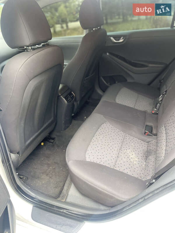 Хэтчбек Hyundai Ioniq 2017 в Ивано-Франковске