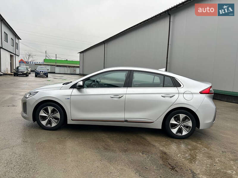 Хэтчбек Hyundai Ioniq 2017 в Виннице фото 2 Хэтчбек Hyundai Ioniq 2017 в Виннице