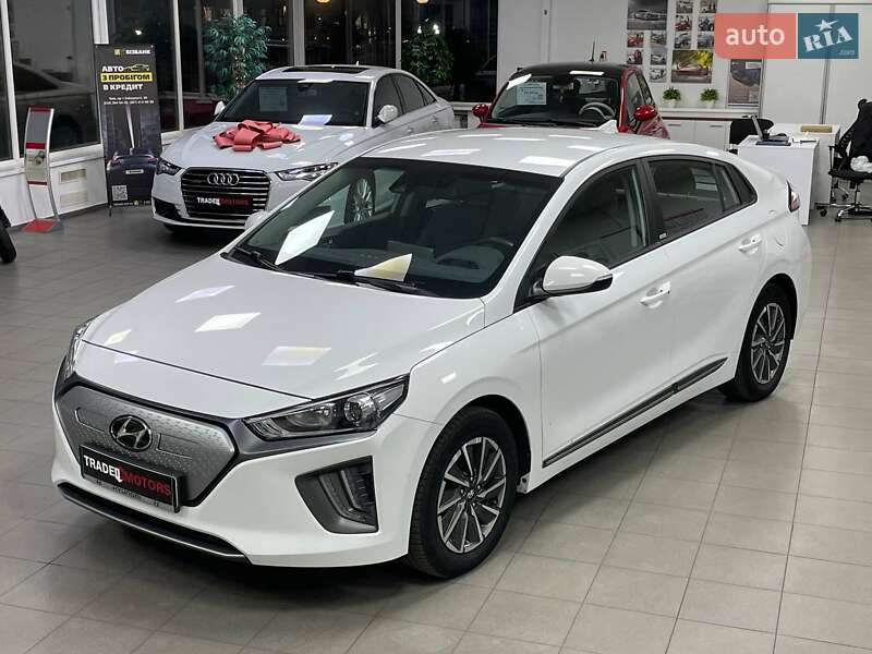 Лифтбек Hyundai Ioniq 2021 в Киеве фото 3 Лифтбек Hyundai Ioniq 2021 в Киеве