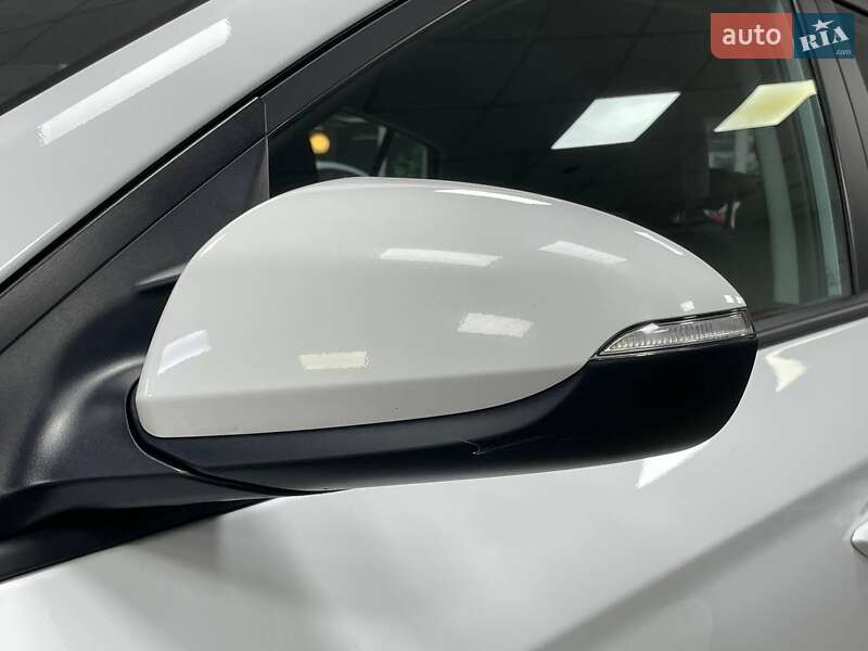 Лифтбек Hyundai Ioniq 2021 в Киеве фото 14 Лифтбек Hyundai Ioniq 2021 в Киеве