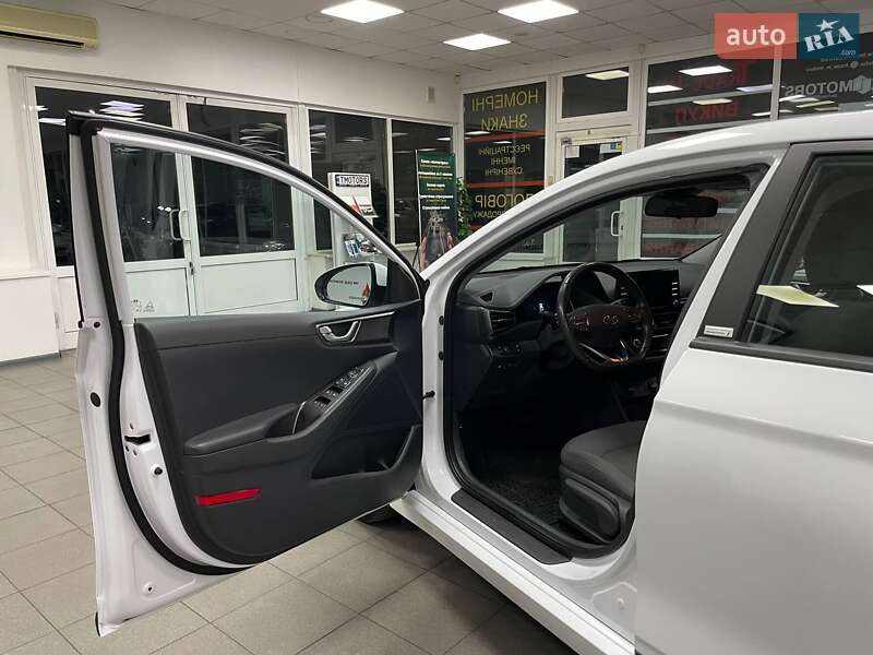 Лифтбек Hyundai Ioniq 2021 в Киеве фото 16 Лифтбек Hyundai Ioniq 2021 в Киеве