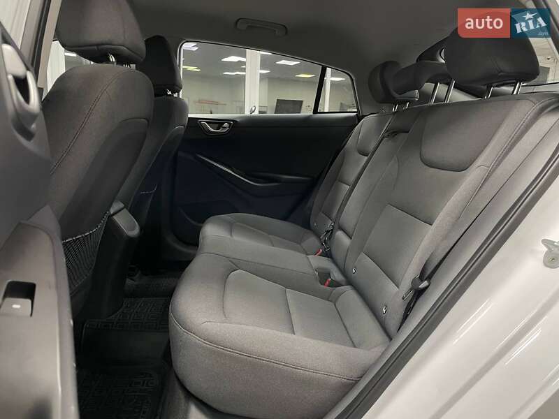 Лифтбек Hyundai Ioniq 2021 в Киеве фото 43 Лифтбек Hyundai Ioniq 2021 в Киеве