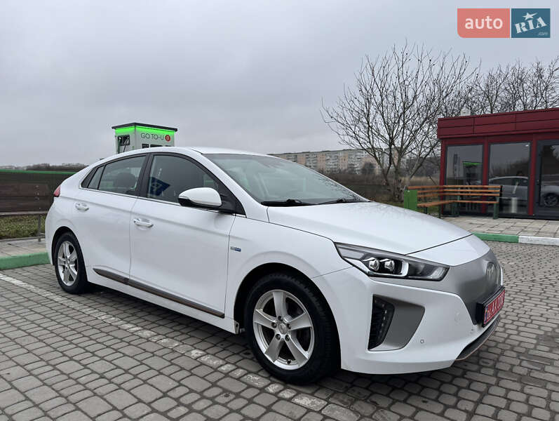 Хетчбек Hyundai Ioniq 2017 в Тернополі фото Хетчбек Hyundai Ioniq 2017 в Тернополі