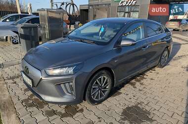 Лифтбек Hyundai Ioniq 2019 в Черновцах