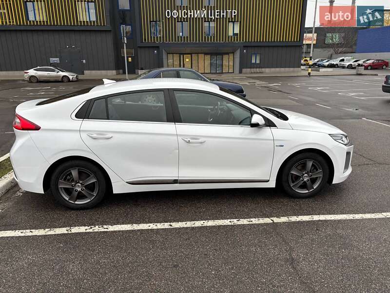 Хетчбек Hyundai Ioniq 2018 в Києві