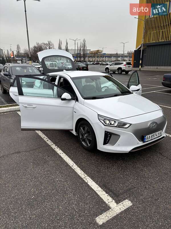 Хетчбек Hyundai Ioniq 2018 в Києві