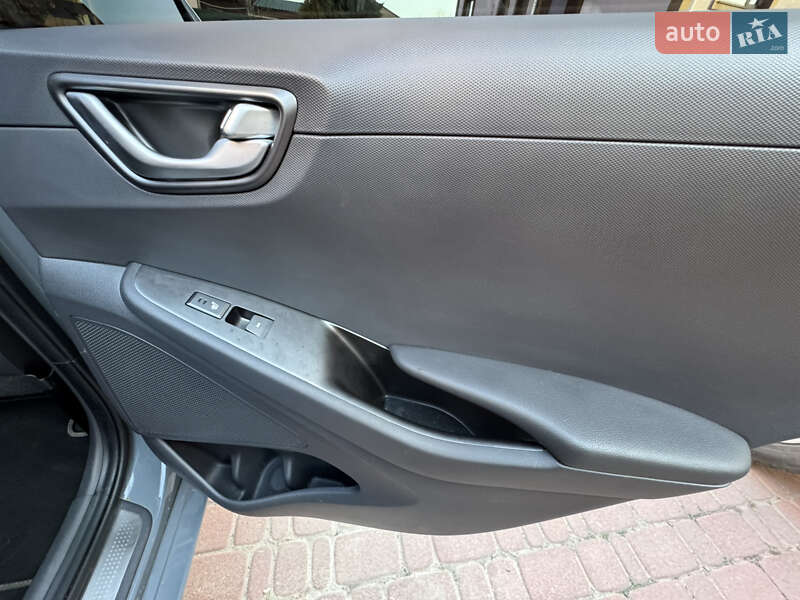 Лифтбек Hyundai Ioniq 2019 в Виннице