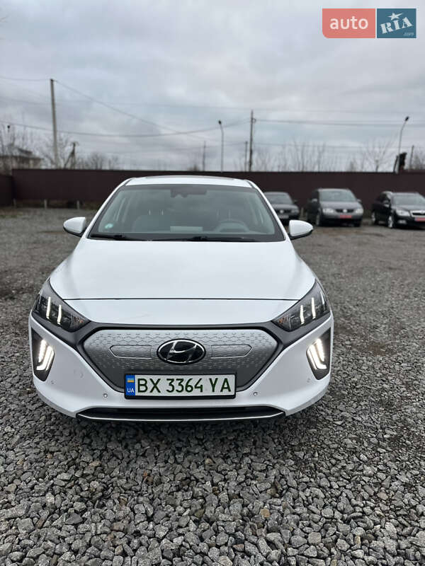 Хэтчбек Hyundai Ioniq 2019 в Староконстантинове