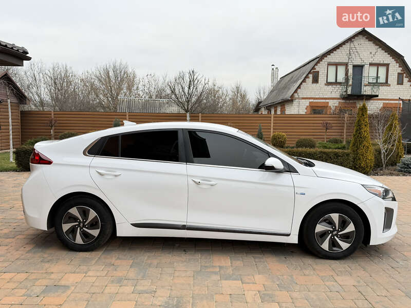 Хэтчбек Hyundai Ioniq 2017 в Чернигове