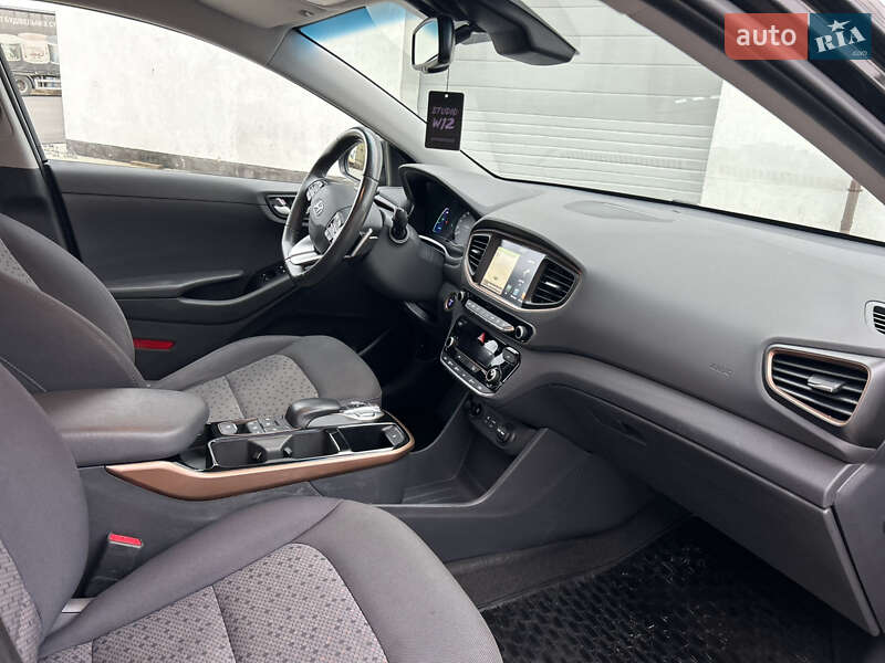 Хетчбек Hyundai Ioniq 2016 в Вінниці